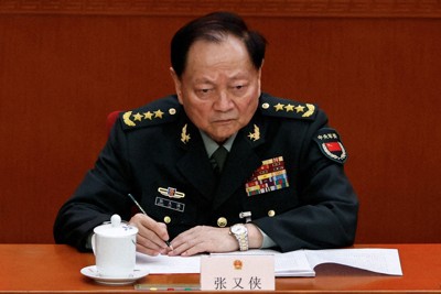 重大な規律違反などの疑いで調査を受ける中央軍事委副主席の張又俠氏＝北京市の人民大会堂で2025年3月8日、ロイター