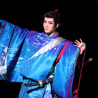 永久輝せあが平家最後の総大将役に 宝塚花組「蒼月抄」開幕 | 毎日新聞