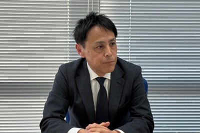 記者会見を開き、小牧市長選への立候補を表明した天野正基氏＝愛知県小牧市で2026年2月13日、酒井志帆撮影