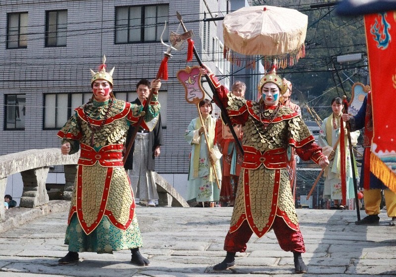 極彩色の来訪神 ランタンフェス「媽祖行列」 ／長崎 | 毎日新聞
