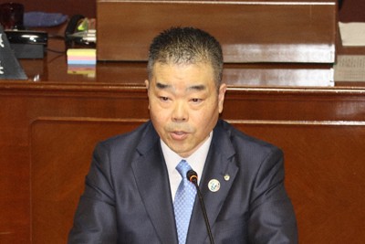 2026年2月定例県議会で4選出馬を表明した三日月大造知事＝大津市の滋賀県議会議場で、岸桂子撮影