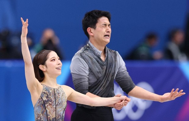 In Photos: Japan's Miura, Kihara win pairs figure skating gold at Milan  Cortina Olympics［写真特集9/12］- 毎日新聞
