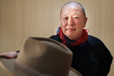 白取貢＝小林努撮影
