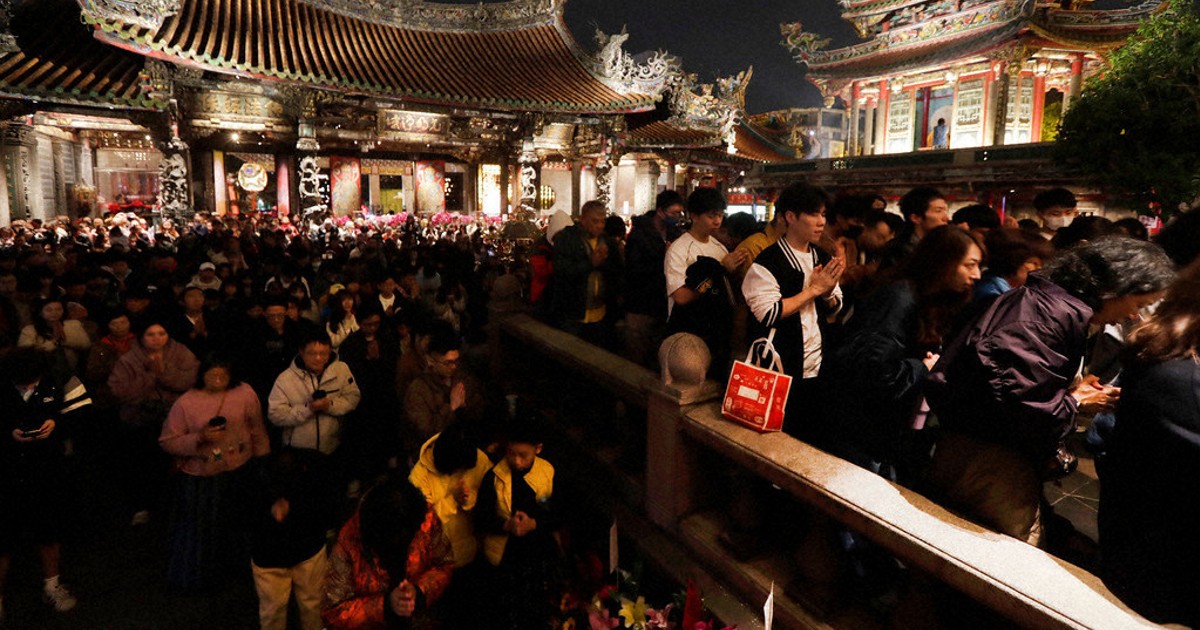 Lunar New Year prayers and festivities usher in the Year of the Horse