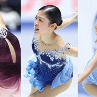 （左から）坂本花織選手、千葉百音選手、中井亜美選手