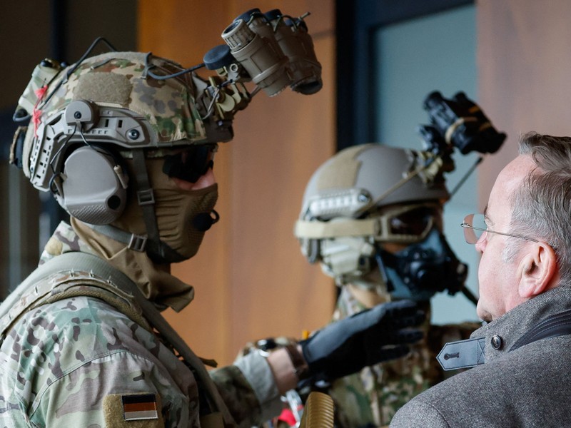 ウォール・ストリート・ジャーナル：ドイツ軍新兵募集 Z世代取り込み