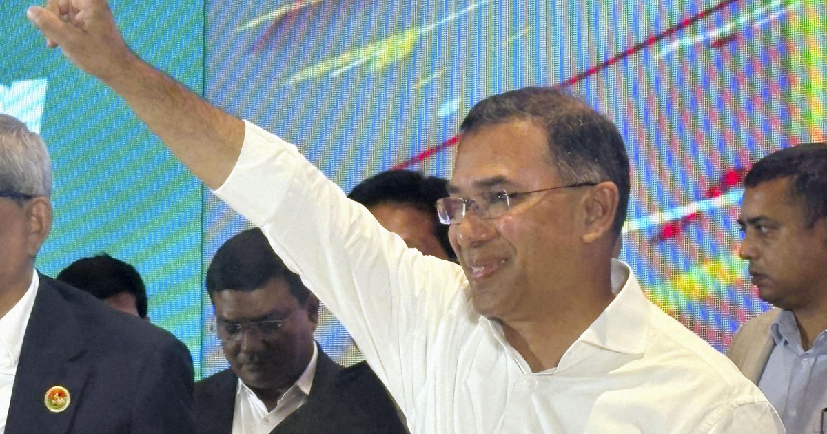 New Bangladesh PM takes office, faces task to restore political stability