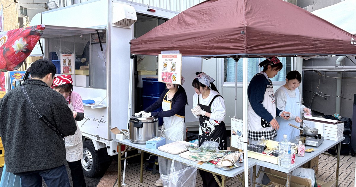 Student-run 'children's cafeteria' goes on the road for 1st time in west Japan's Kitakyushu