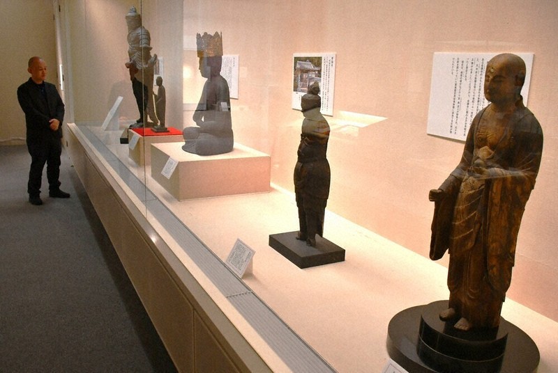 栗東に伝わる仏の美 23日まで・歴史民俗博物館 国重文の2体含む25件