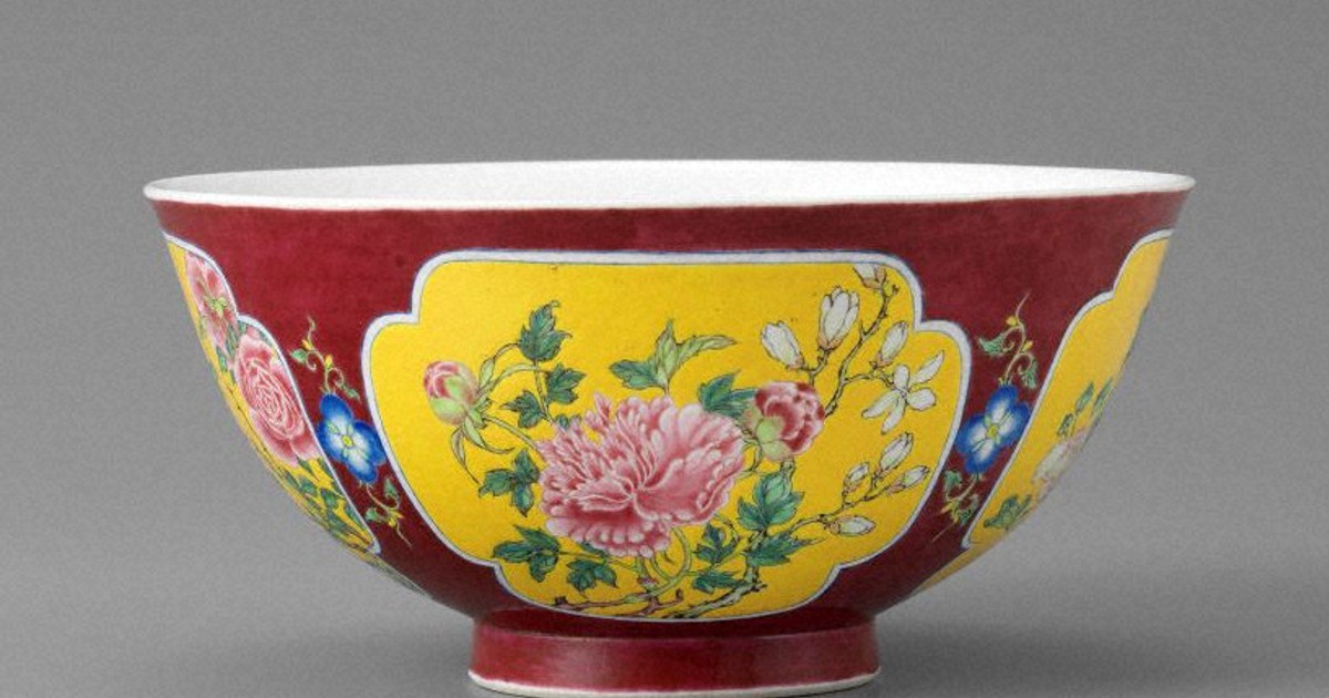 出光美術館・やきもの名品展：作品紹介／中 「琺瑯彩花卉文碗」 中国