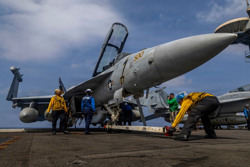 米軍、イラン周辺で軍備増強を加速 革命防衛隊は軍事演習でけん制