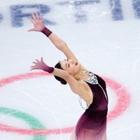 女子フリーで、最後の振り付けをして演技を終える坂本花織＝ミラノ・アイススケートアリーナで2026年2月19日、貝塚太一撮影