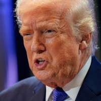 米連邦最高裁の判決を受け、記者会見するトランプ大統領＝ホワイトハウスで2026年2月20日、ロイター