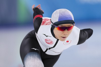 女子1500メートルで滑走する高木美帆＝ミラノ・スピードスケート競技場で2026年2月20日、吉田航太撮影