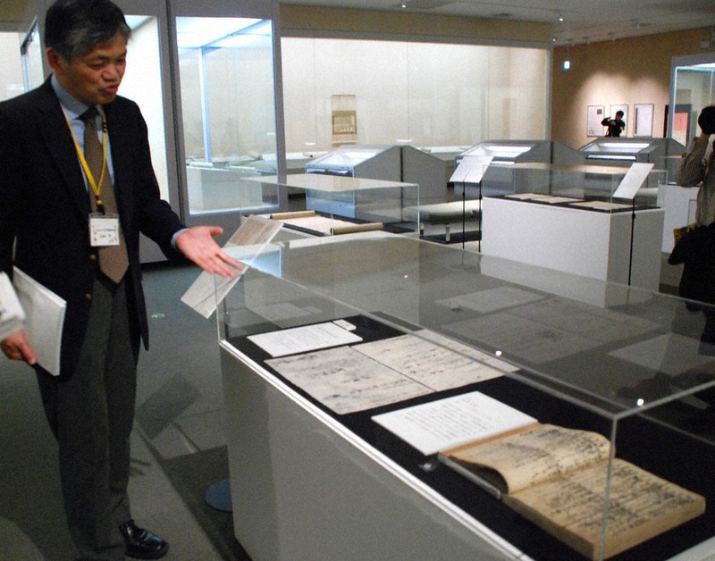 東京大学史料編纂所の過去と現在」展 信長直筆、書状を初公開 県立歴史