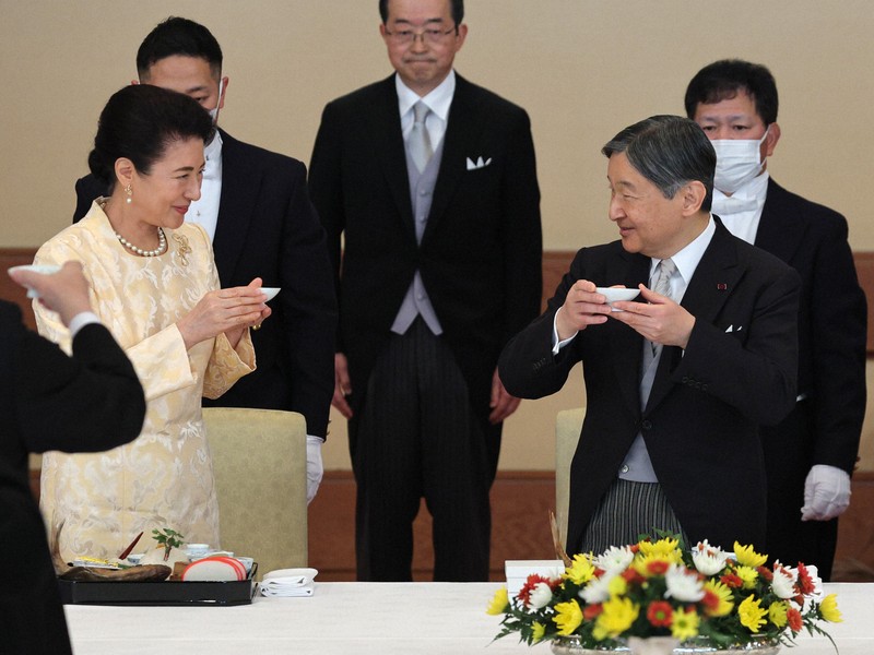 天皇誕生日　フライデー　ご成婚記念 天皇陛下66歳の誕生日 「宴会の儀」 [写真特集1/8] | 毎日新聞