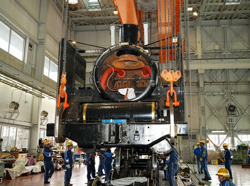 修理中の蒸気機関車「C57形1号機」を公開 JR西日本 [写真特集1/9