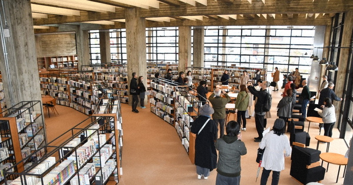 ラウンジ」で本とくつろいで 泊まれる公共図書館 4月1日開館 伊賀
