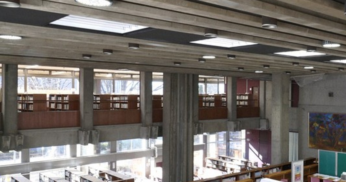 Retro Japan in Photos: With symbolic tower, univ. library in Chiba Pref. aids deep learning