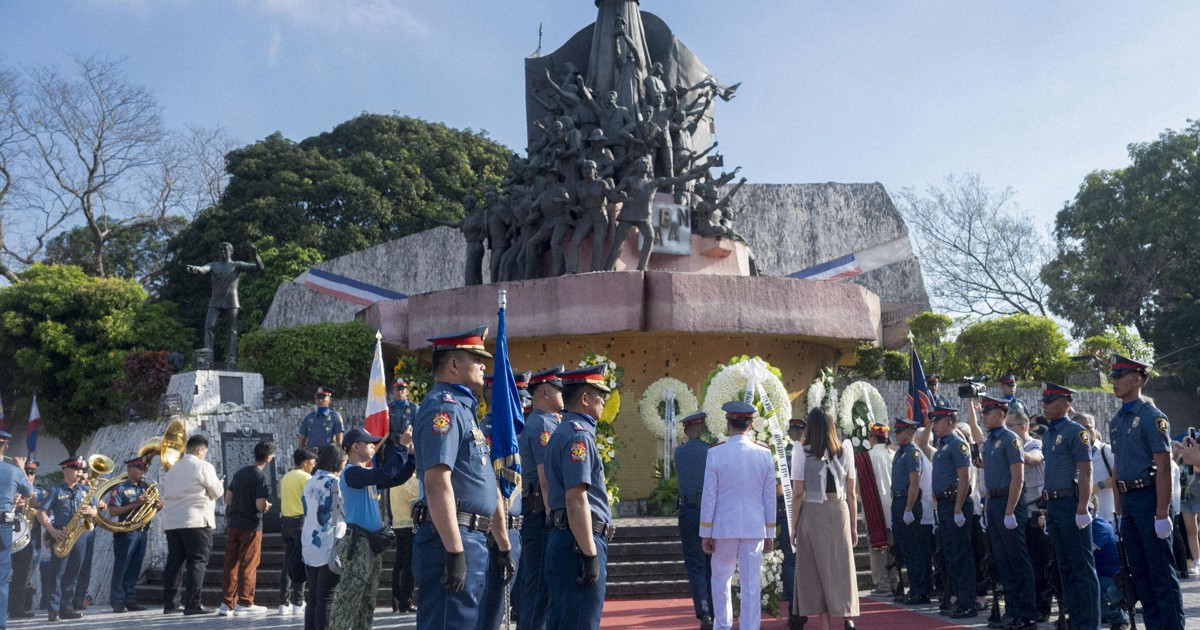 マルコス独裁体制打倒から40年　祝日除外にフィリピン市民憤り