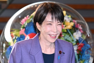 首相官邸に入る高市早苗首相＝2026年2月27日午前8時14分、平田明浩撮影