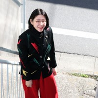 漫画「帰りに牛乳買ってきて」を描いた、はらだ有彩さん＝東京都大田区で2026年1月25日、幾島健太郎撮影