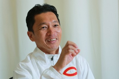 2026年度は就任11年目となる中央大の藤原正和監督＝埼玉県狭山市で2025年10月16日、手塚耕一郎撮影