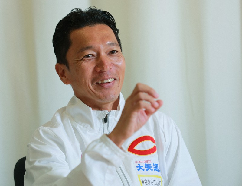 2026年度は就任11年目となる中央大の藤原正和監督＝埼玉県狭山市で2025年10月16日、手塚耕一郎撮影