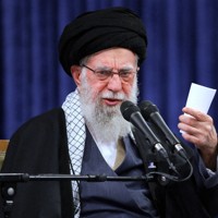 イランの最高指導者ハメネイ師＝テヘランで2026年2月17日、AP