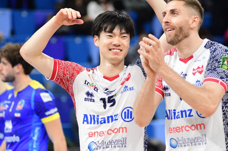 ☆大塚達宣選手 ミラノ ユニフォーム　バレーボール　ゲームシャツ　ジャージ　紺 バレー推し：ミラノ大塚達宣、先発復帰戦で躍動「自分が入る価値を表現