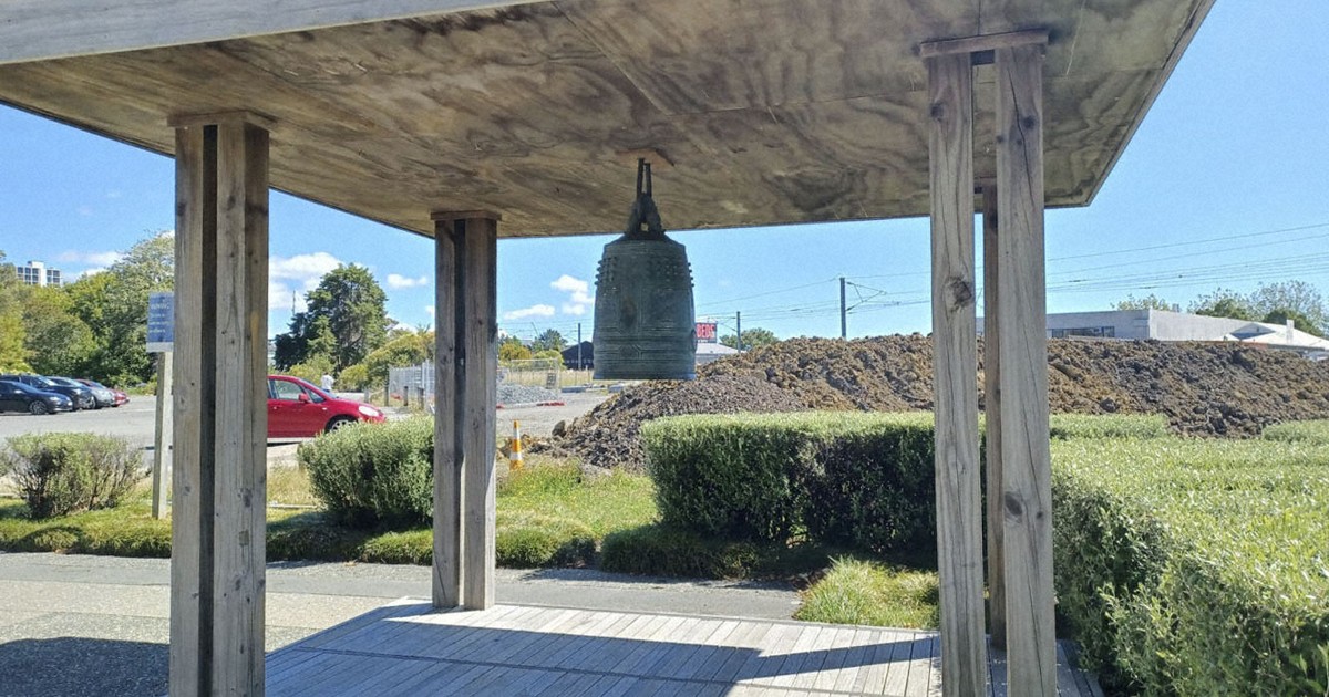 Bell symbolizing Japan-New Zealand ties stolen, NZ police lack clues