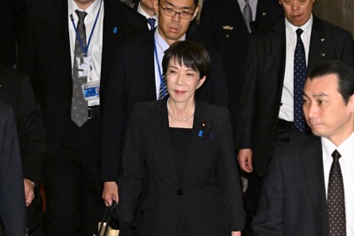 衆院本会議に臨む高市早苗首相（中央）＝国会内で2026年3月2日午前8時56分、平田明浩撮影