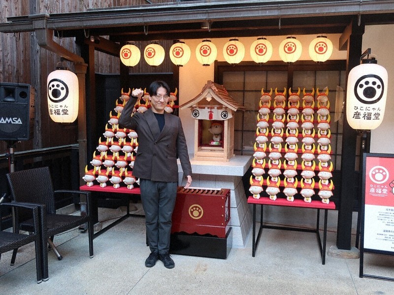 世界遺産も招いて 信楽焼ひこにゃん200体 「彦福堂」オープン 彦根