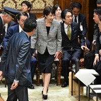 衆院予算委員会に臨む高市早苗首相（中央）＝国会内で2026年3月3日午前8時55分、平田明浩撮影