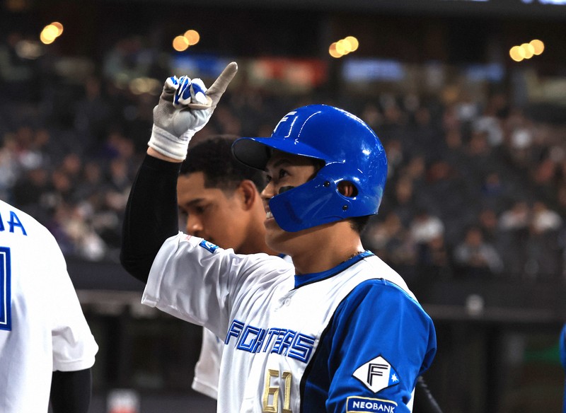 日本ハムvs西武 プロ野球オープン戦 今季エスコン初試合 [写真特集1/19 