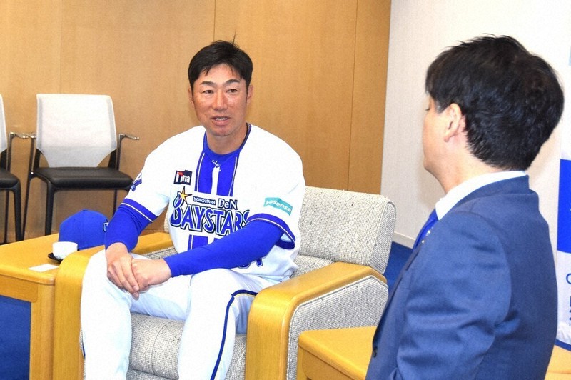 プロ野球 28年ぶりのリーグV誓う DeNA相川監督 横浜市長訪問 ／神奈川