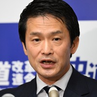 記者会見を行う中道改革連合の小川淳也代表＝国会内で2026年3月6日午前10時32分、平田明浩撮影