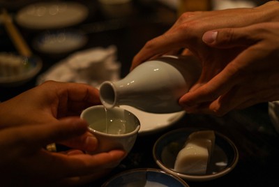 飲み会でのお酌＝ゲッティ