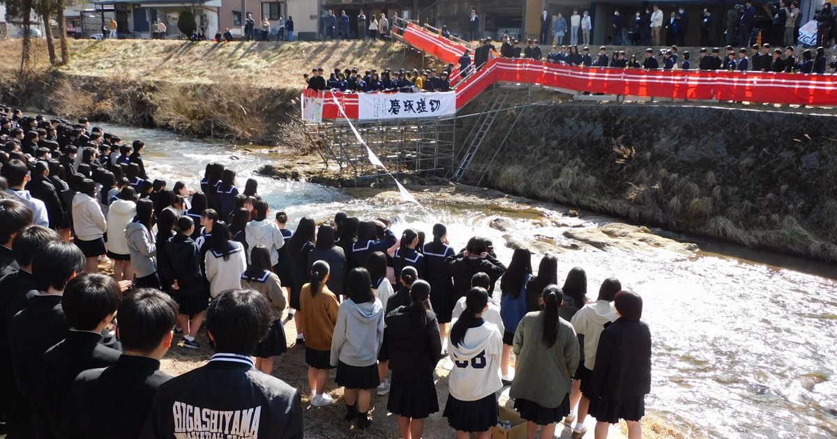Easy Japanese news in translation: Unique graduation event takes place in Gifu Prefecture