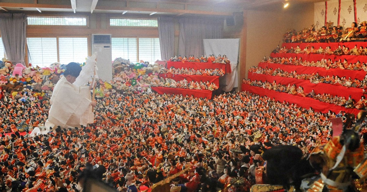 Easy Japanese news in translation: Doll memorial service held at shrine in Hokkaido