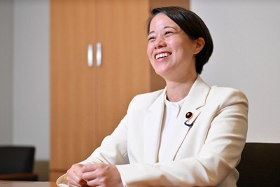 インタビューを受ける自民党の藤田ひかる衆院議員＝衆院第2議員会館で2026年3月3日、西夏生撮影