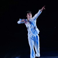 東北ユースオーケストラとのコラボ演目「Happy　End」を演技する羽生結弦さん＝セキスイハイムスーパーアリーナで2026年3月7日、貝塚太一撮影