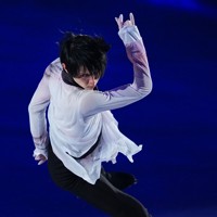 東北ユースオーケストラとのコラボ演目「八重の桜」を演技する羽生結弦さん＝セキスイハイムスーパーアリーナで2026年3月7日、貝塚太一撮影
