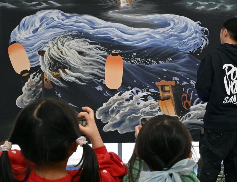 黒獅子の魅力知って 長さ2.7mのライブペインティング作品も 山形