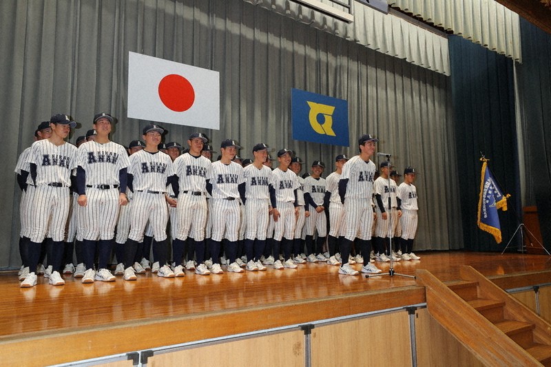 阿南光、胸張り聖地へ センバツ旗授与式・壮行会 ／徳島 | 毎日新聞