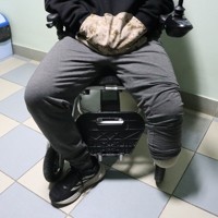 取材に応じるウクライナ軍の日本人兵士＝ウクライナ西部リビウで2026年2月28日、宮川裕章撮影