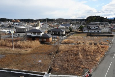 福島県双葉町は避難指示解除後も多くの住民が戻らず、中心部は家屋の解体された更地が目立つ＝福島県双葉町で2026年3月4日午後3時56分、尾崎修二撮影