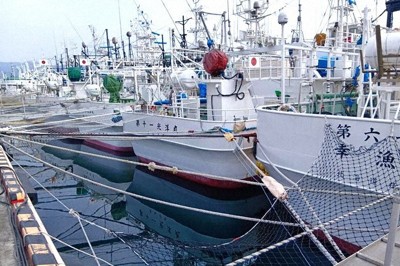 漁港に係留される漁船＝宮城県気仙沼市で2026年2月14日、赤間清広撮影