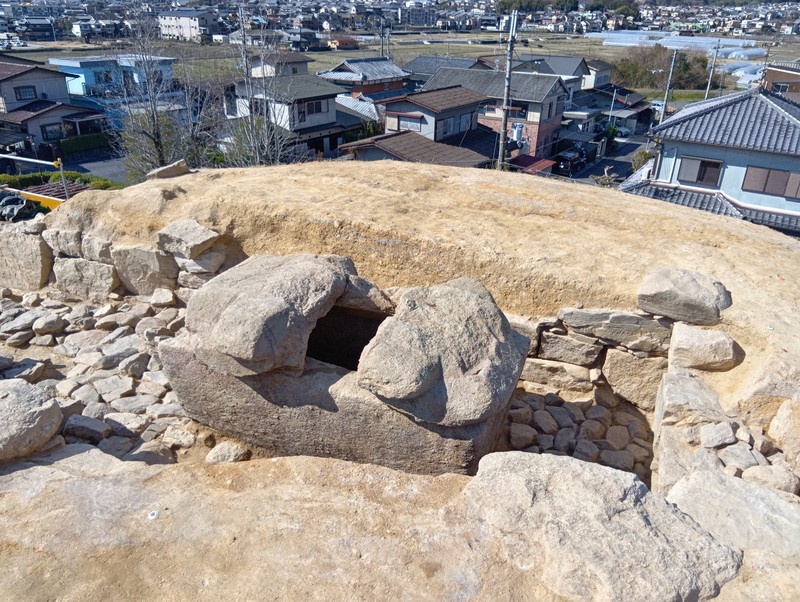 天空の石棺」そばに通路 築造実態解明に成果、大和郡山・割塚古墳