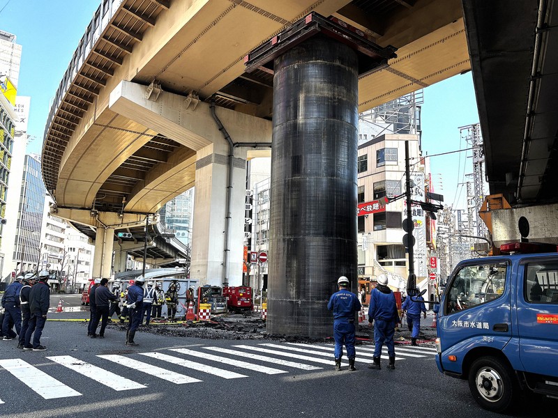 大阪の国道で鋼管が道路突き破る 都心のインフラトラブル過去にも